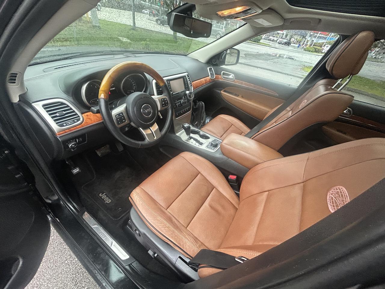 2013 Jeep Grand Cherokee Overland - Photo #9