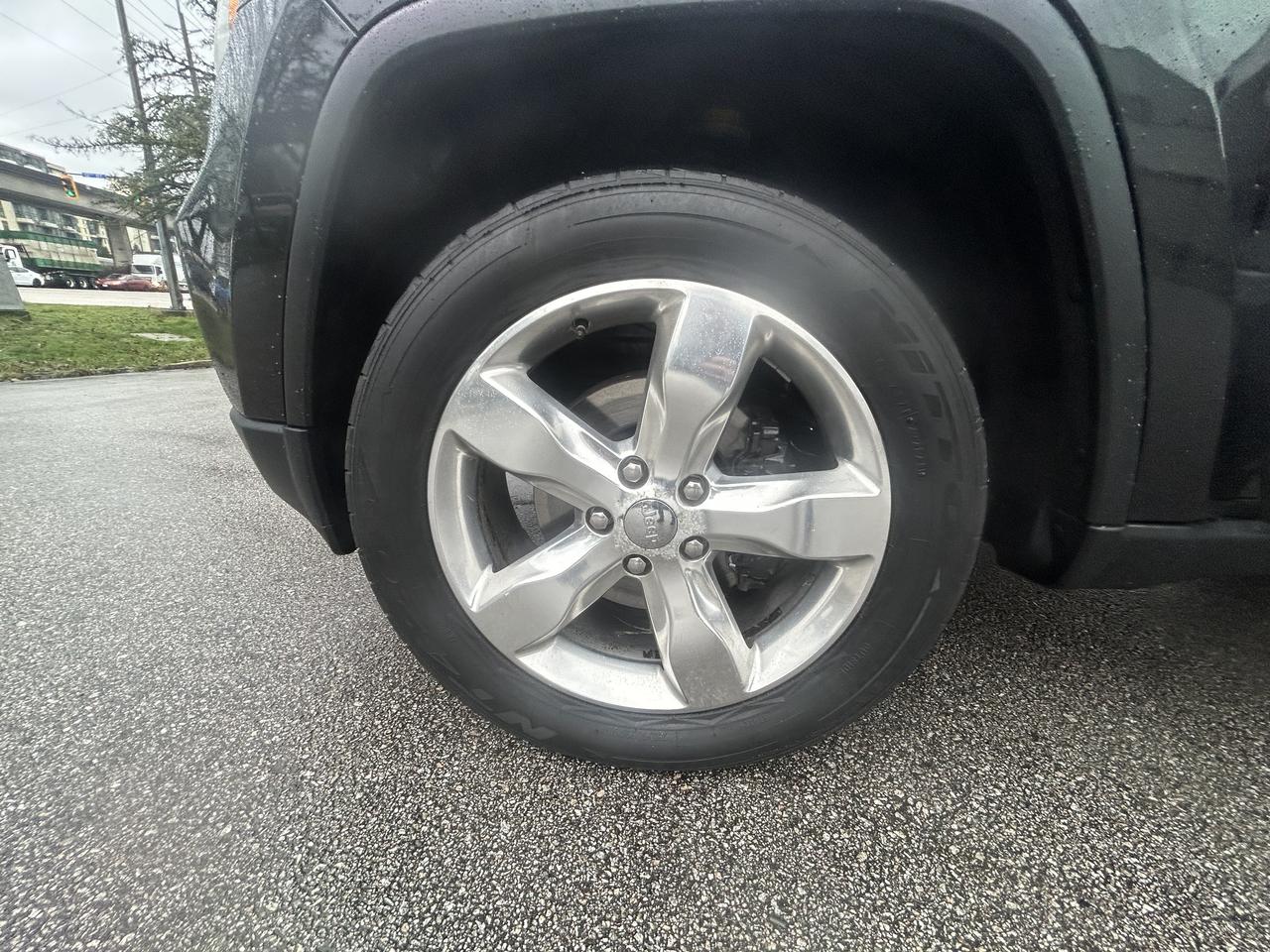 2013 Jeep Grand Cherokee Overland - Photo #14