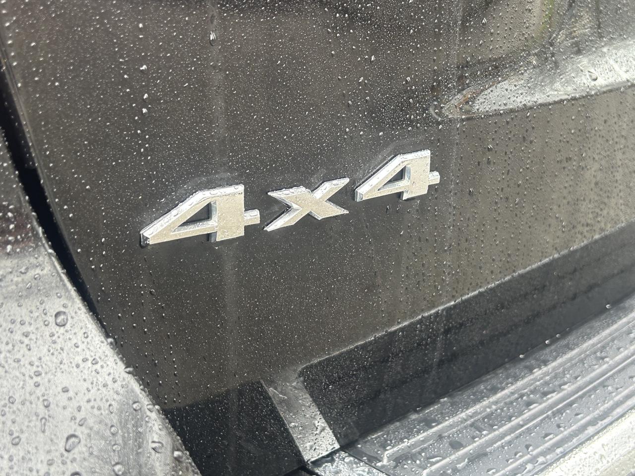 2013 Jeep Grand Cherokee Overland - Photo #17