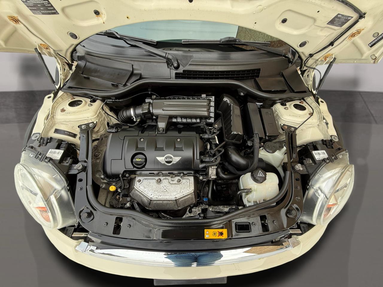 2012 MINI Cooper Hardtop 2dr Cpe Photo