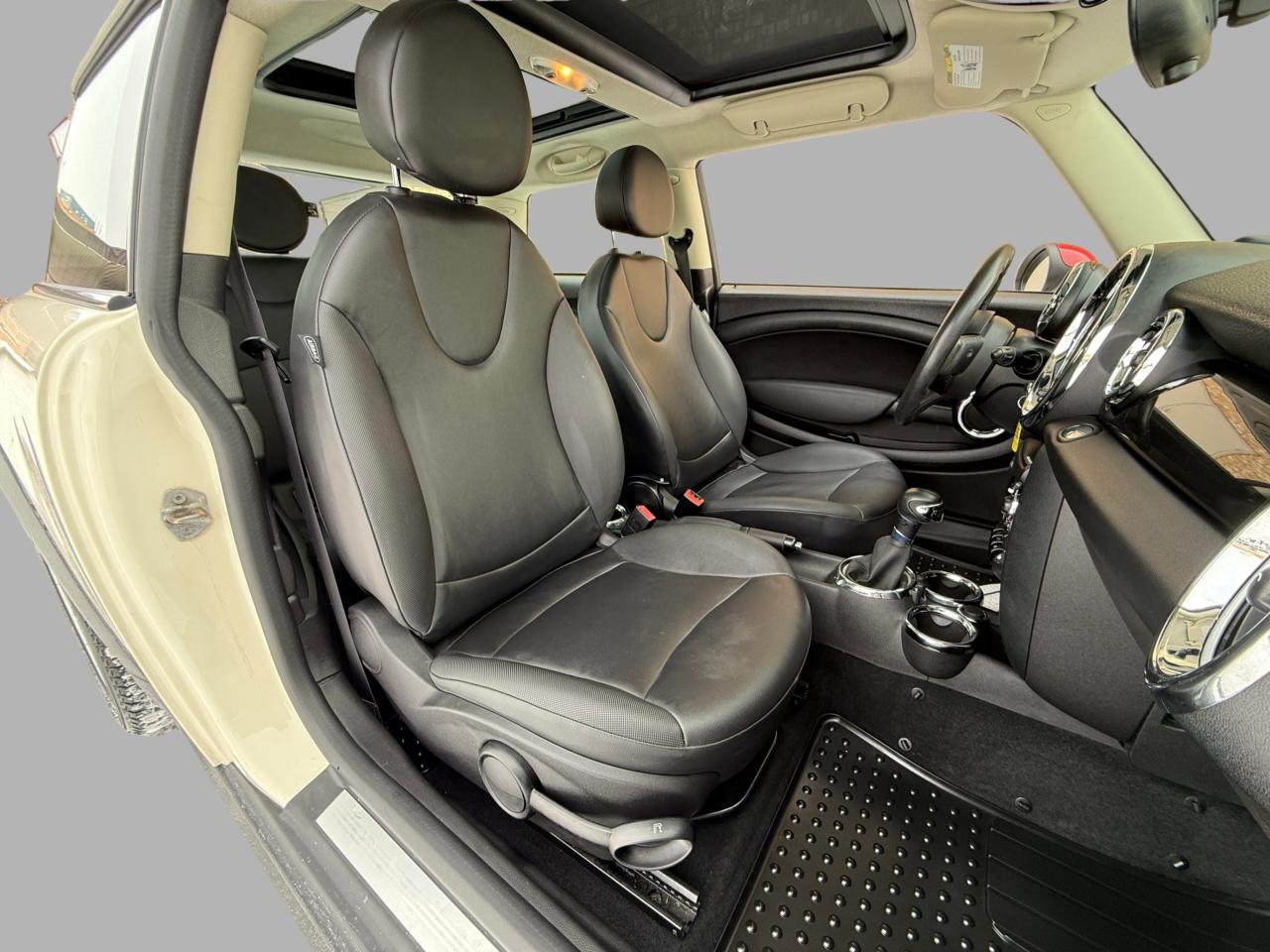 2012 MINI Cooper Hardtop 2dr Cpe Photo