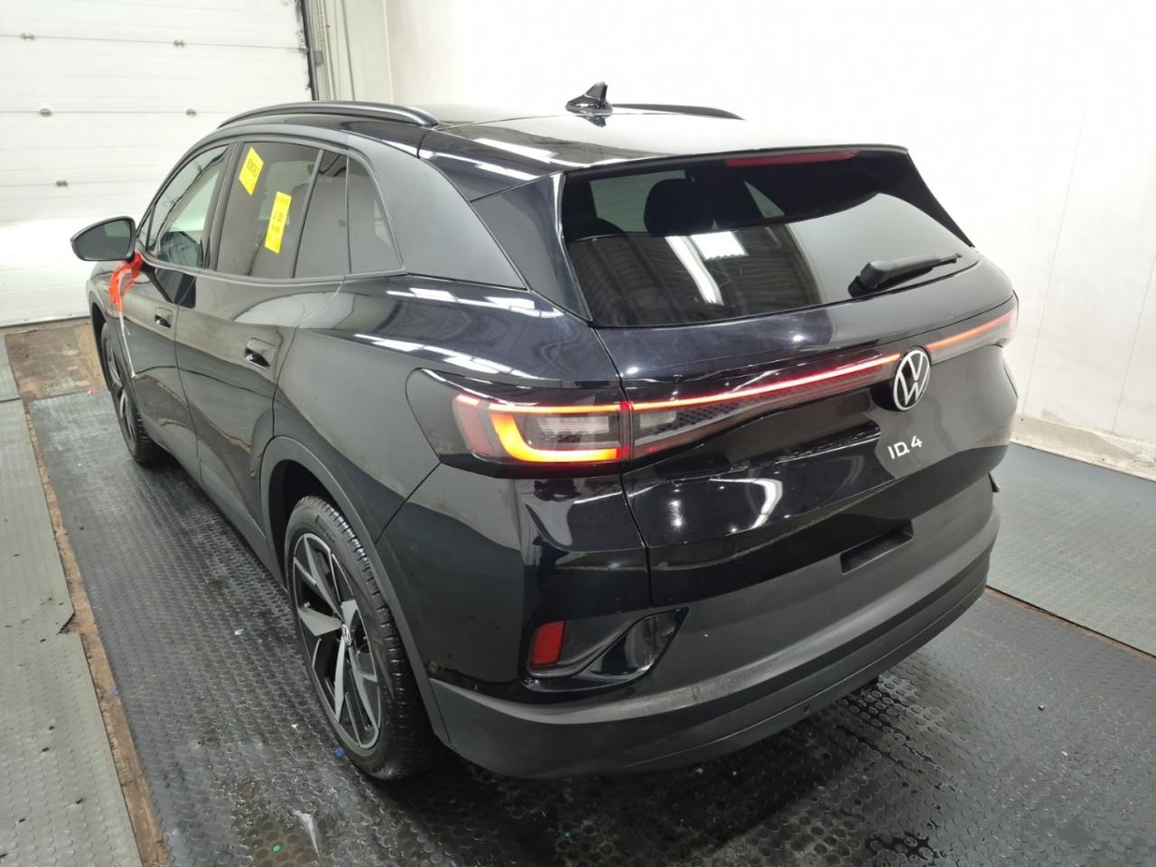 2024 Volkswagen ID.4 Pro AWD w/SK On Battery - Blind Spot Monitor !!! Photo