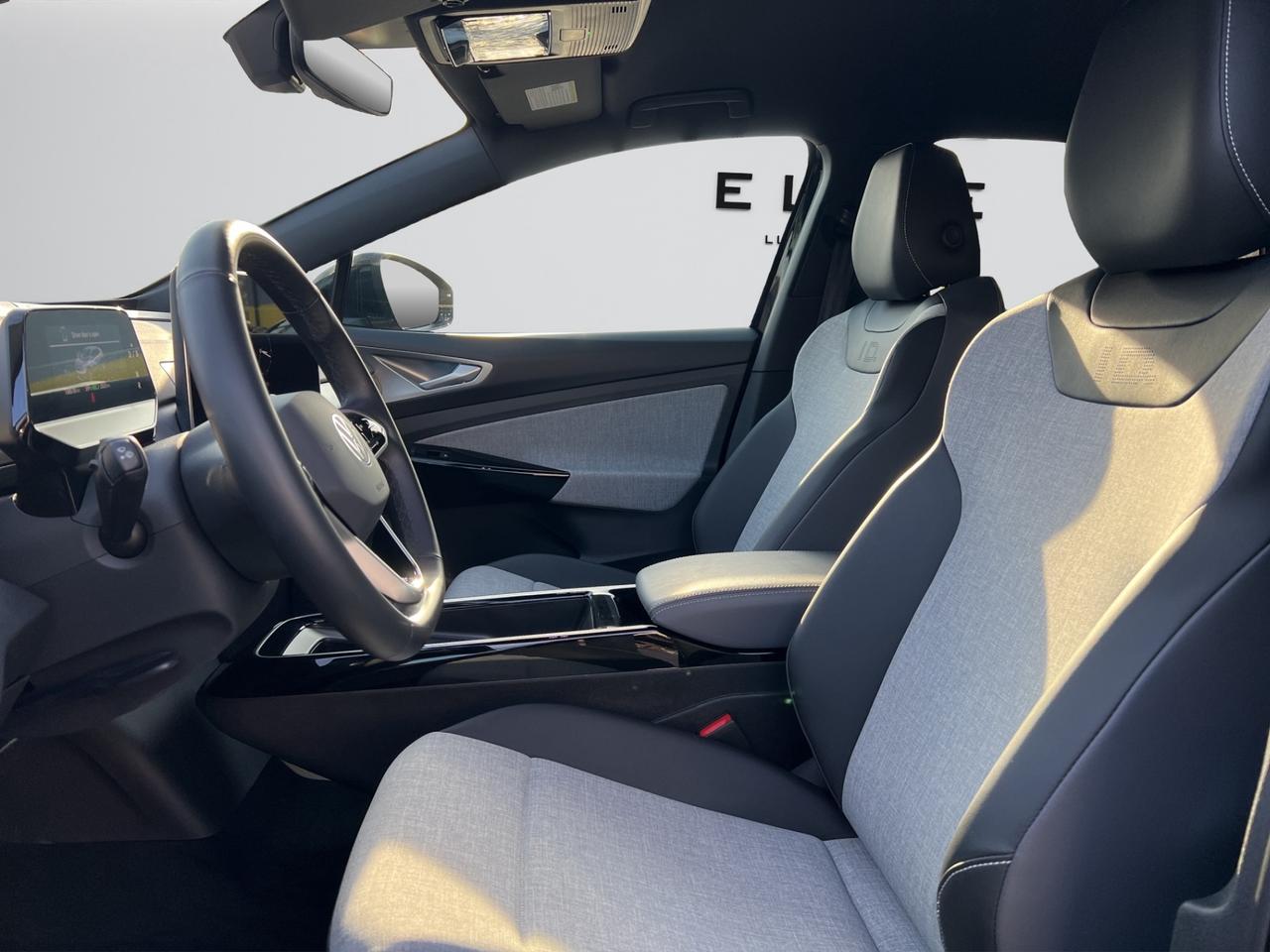 2024 Volkswagen ID.4 Pro AWD w/SK On Battery - Blind Spot Monitor !!! Photo