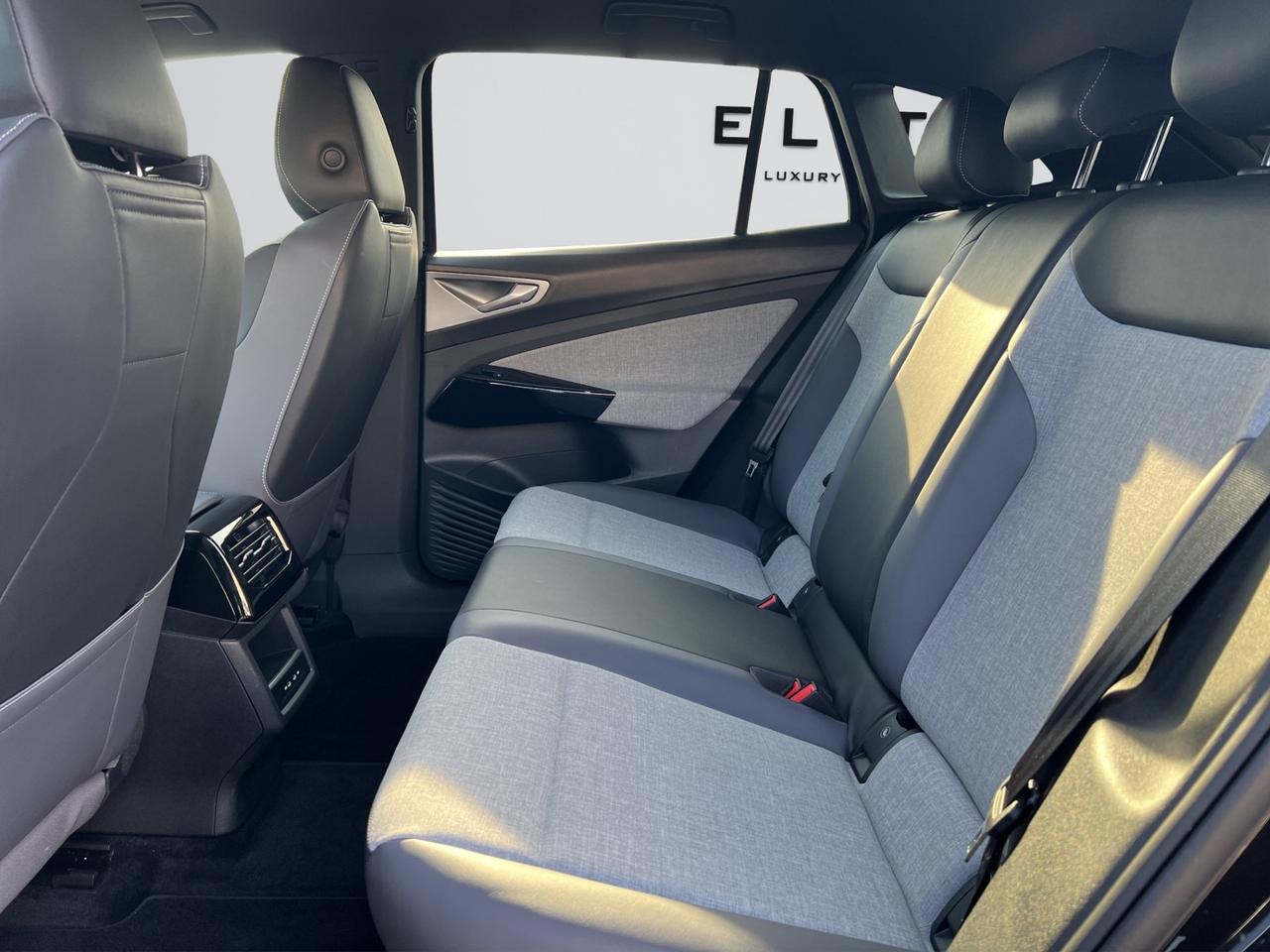 2024 Volkswagen ID.4 Pro AWD w/SK On Battery - Blind Spot Monitor !!! Photo