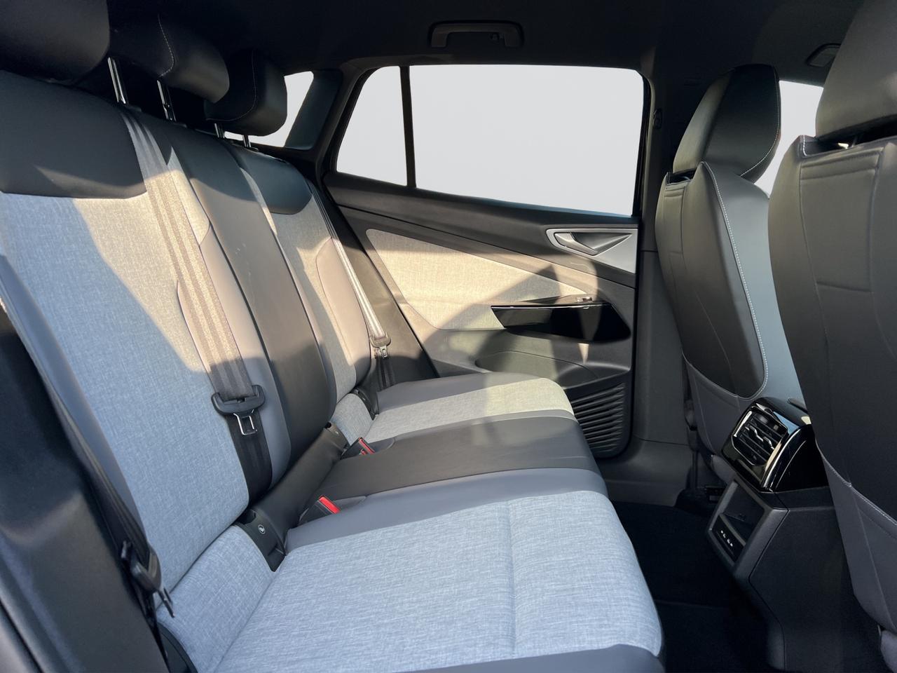 2024 Volkswagen ID.4 Pro AWD w/SK On Battery - Blind Spot Monitor !!! Photo