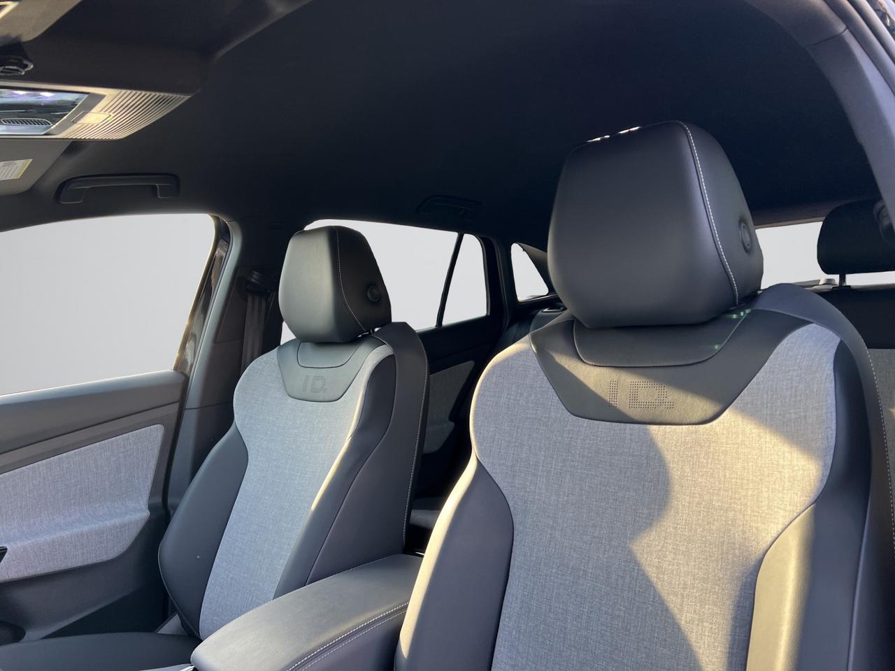 2024 Volkswagen ID.4 Pro AWD w/SK On Battery - Blind Spot Monitor !!! Photo