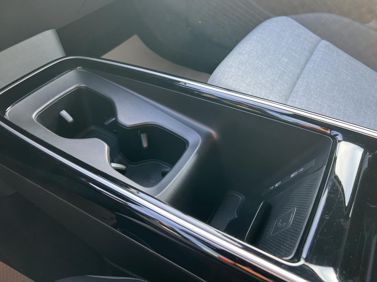 2024 Volkswagen ID.4 Pro AWD w/SK On Battery - Blind Spot Monitor !!! Photo