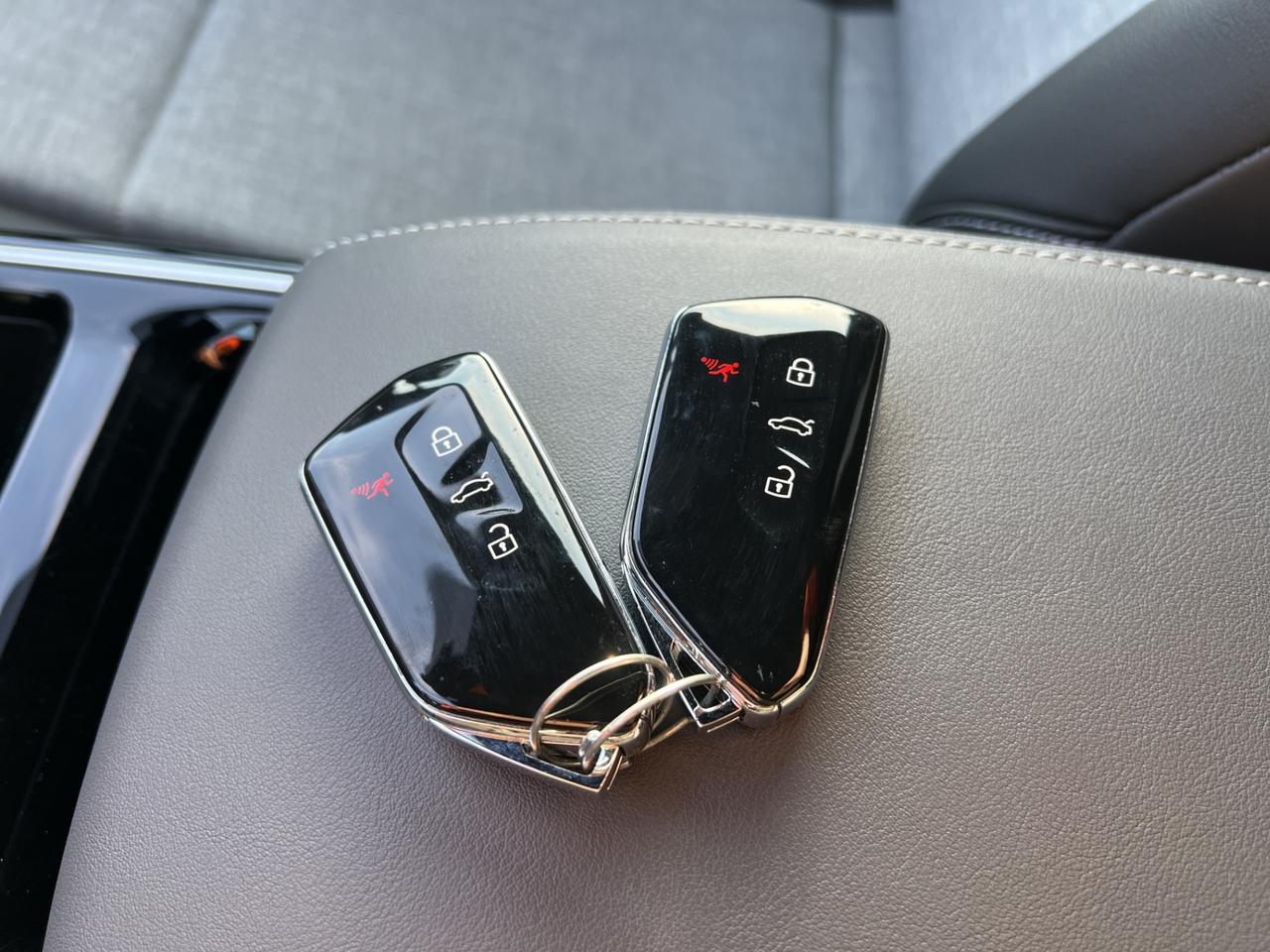 2024 Volkswagen ID.4 Pro AWD w/SK On Battery - Blind Spot Monitor !!! Photo