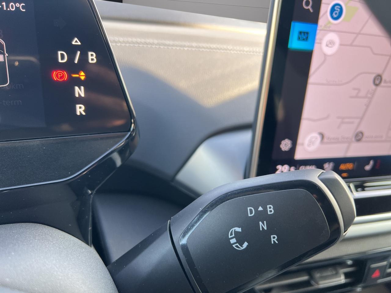 2024 Volkswagen ID.4 Pro AWD w/SK On Battery - Blind Spot Monitor !!! Photo