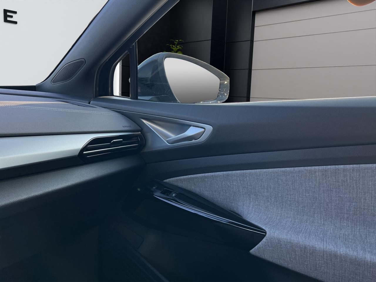 2024 Volkswagen ID.4 Pro AWD w/SK On Battery - Blind Spot Monitor !!! Photo