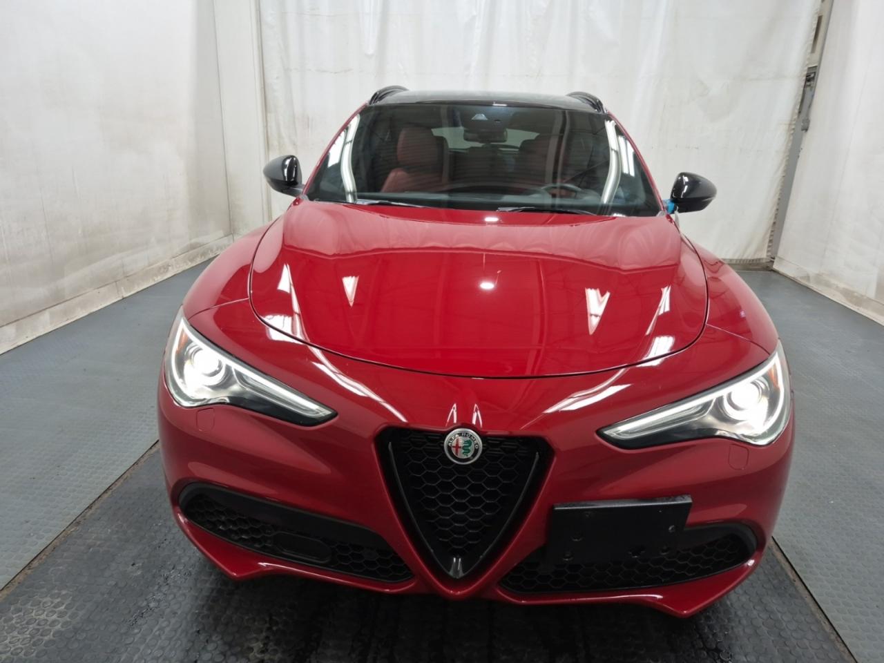 2022 Alfa Romeo Stelvio VELOCE AWD - Blind Spot Monitor - Navigation !!! Photo