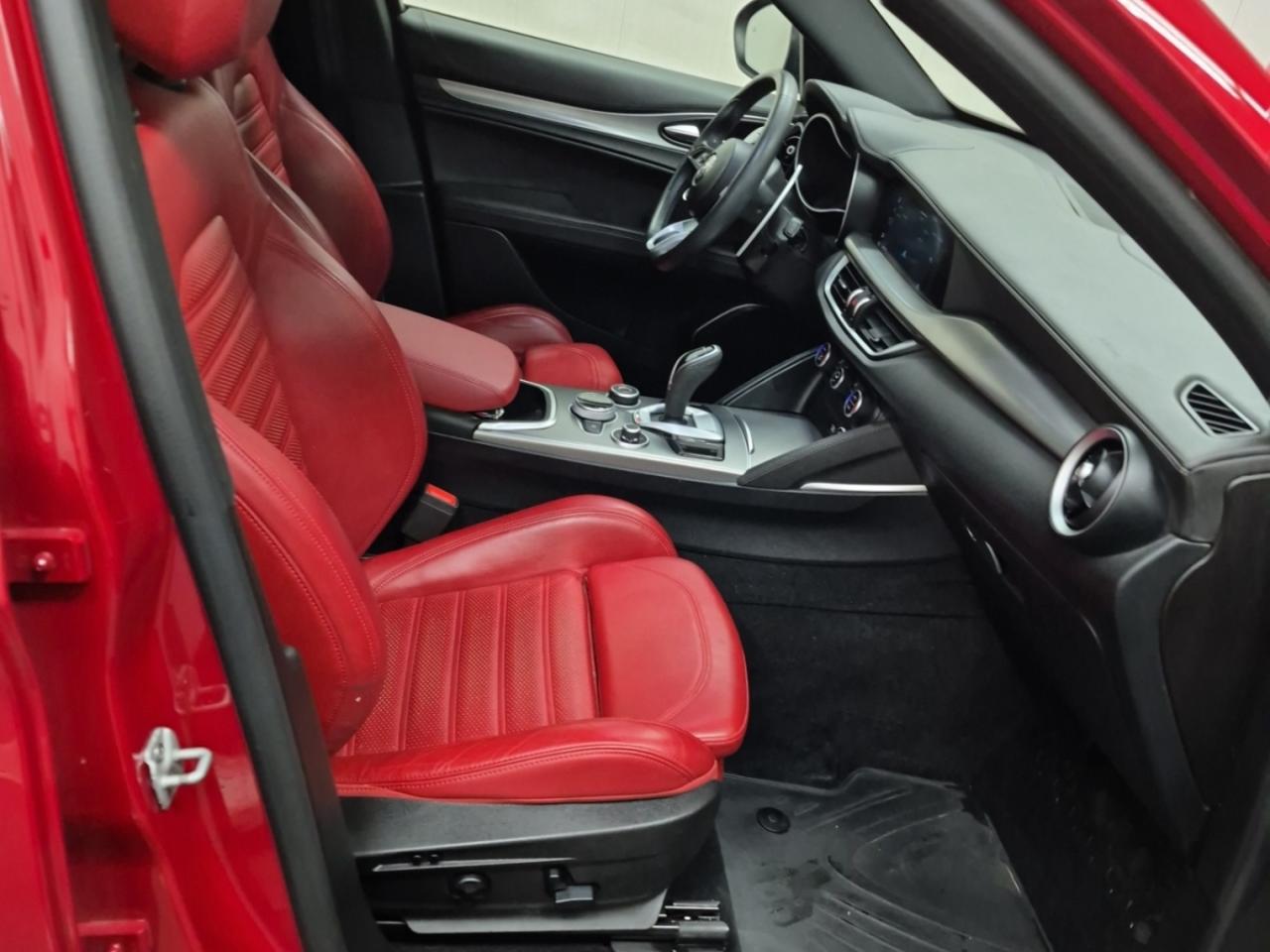 2022 Alfa Romeo Stelvio VELOCE AWD - Blind Spot Monitor - Navigation !!! Photo