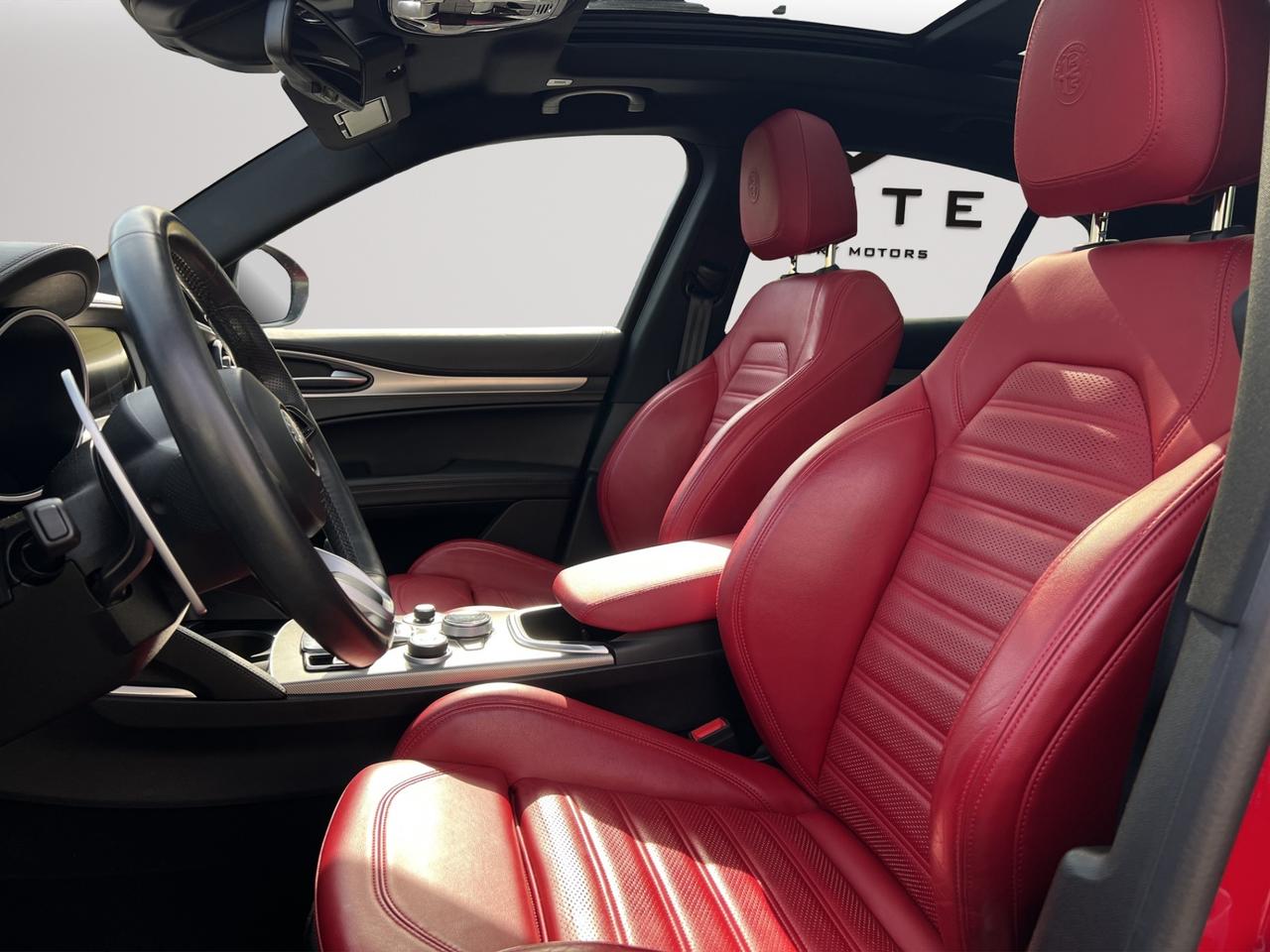 2022 Alfa Romeo Stelvio VELOCE AWD - Blind Spot Monitor - Navigation !!! Photo