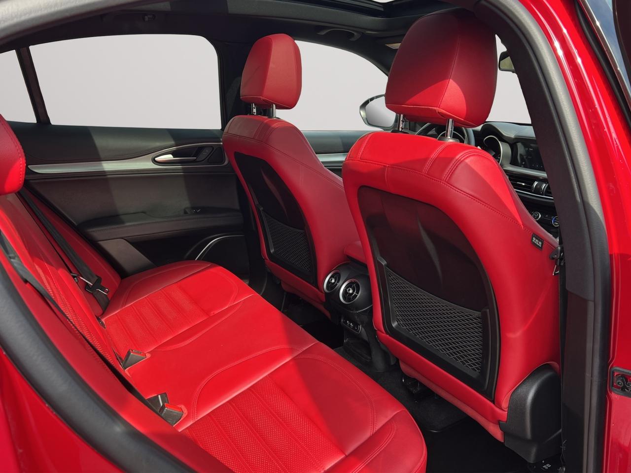 2022 Alfa Romeo Stelvio VELOCE AWD - Blind Spot Monitor - Navigation !!! Photo