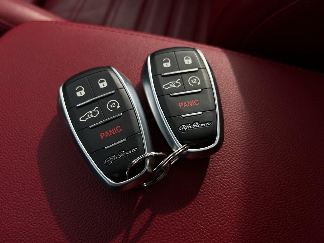 2022 Alfa Romeo Stelvio VELOCE AWD - Blind Spot Monitor - Navigation !!! Photo