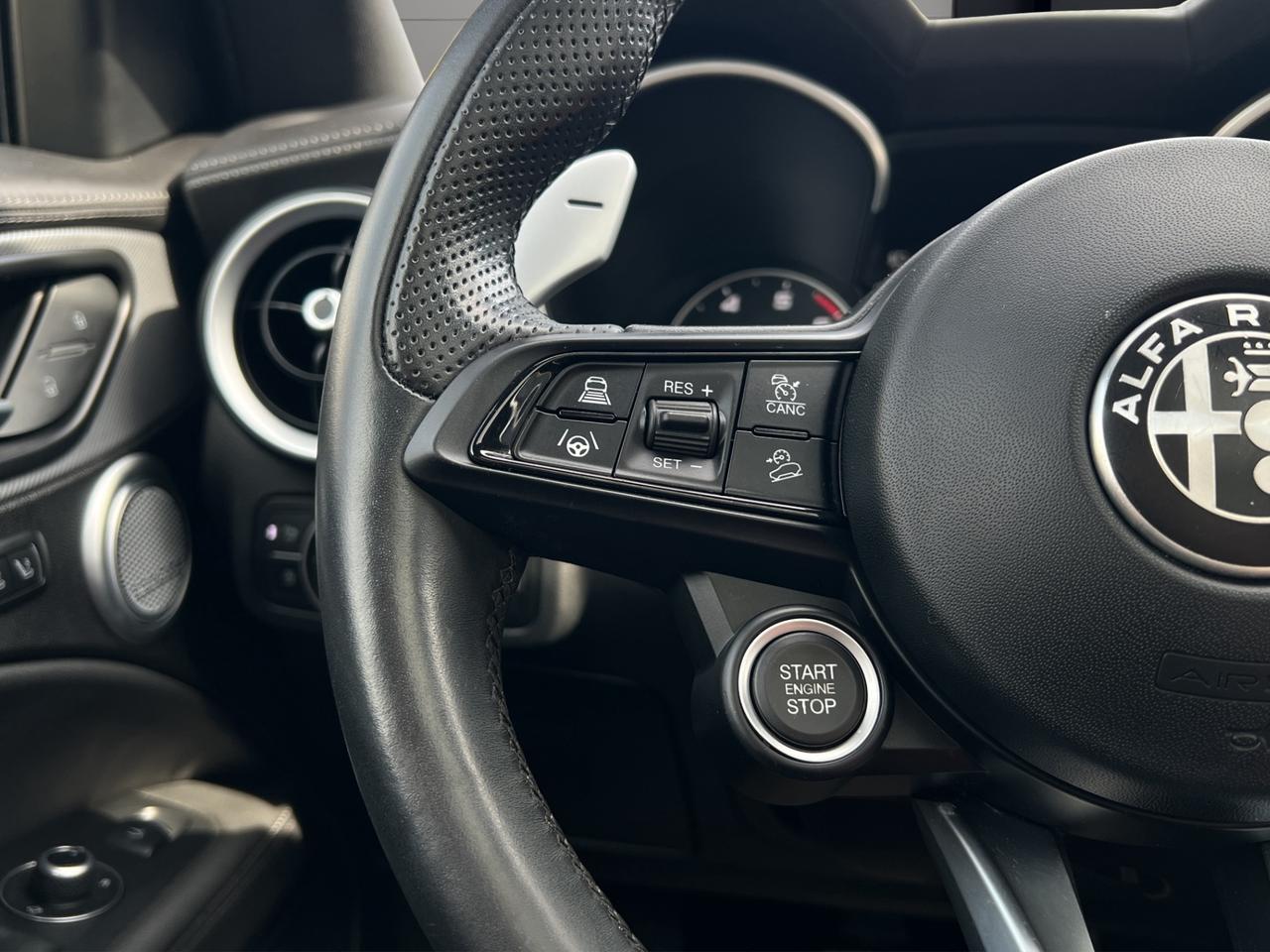 2022 Alfa Romeo Stelvio VELOCE AWD - Blind Spot Monitor - Navigation !!! Photo