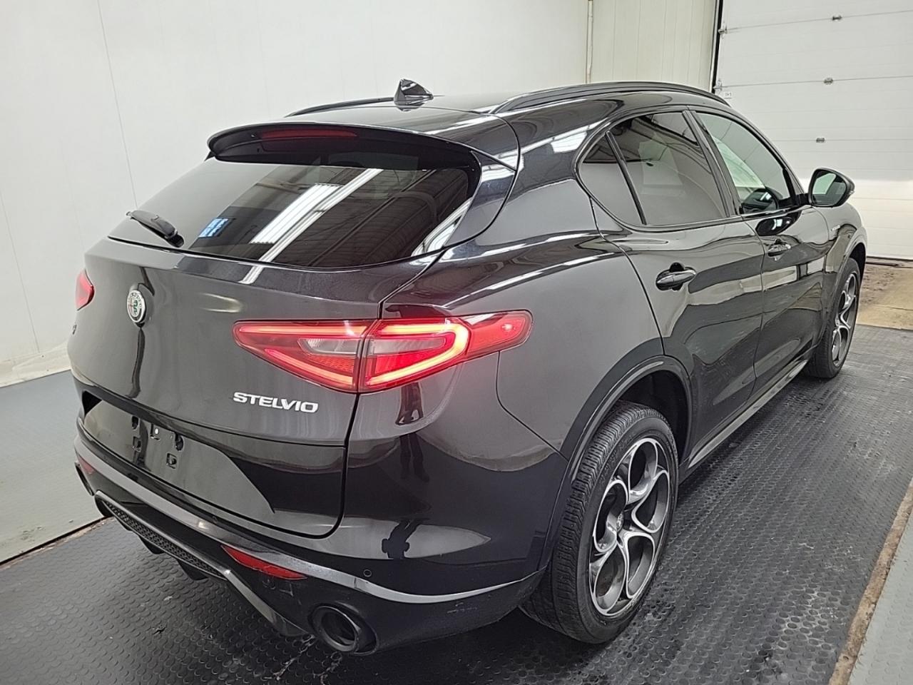 2022 Alfa Romeo Stelvio VELOCE AWD - Blind Spot Monitor - Navi !!! Photo