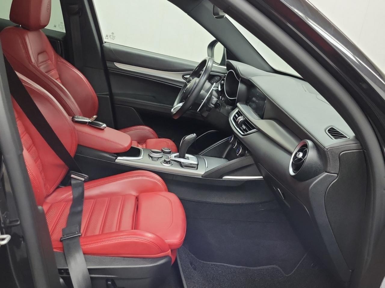 2022 Alfa Romeo Stelvio VELOCE AWD - Blind Spot Monitor - Navi !!! Photo