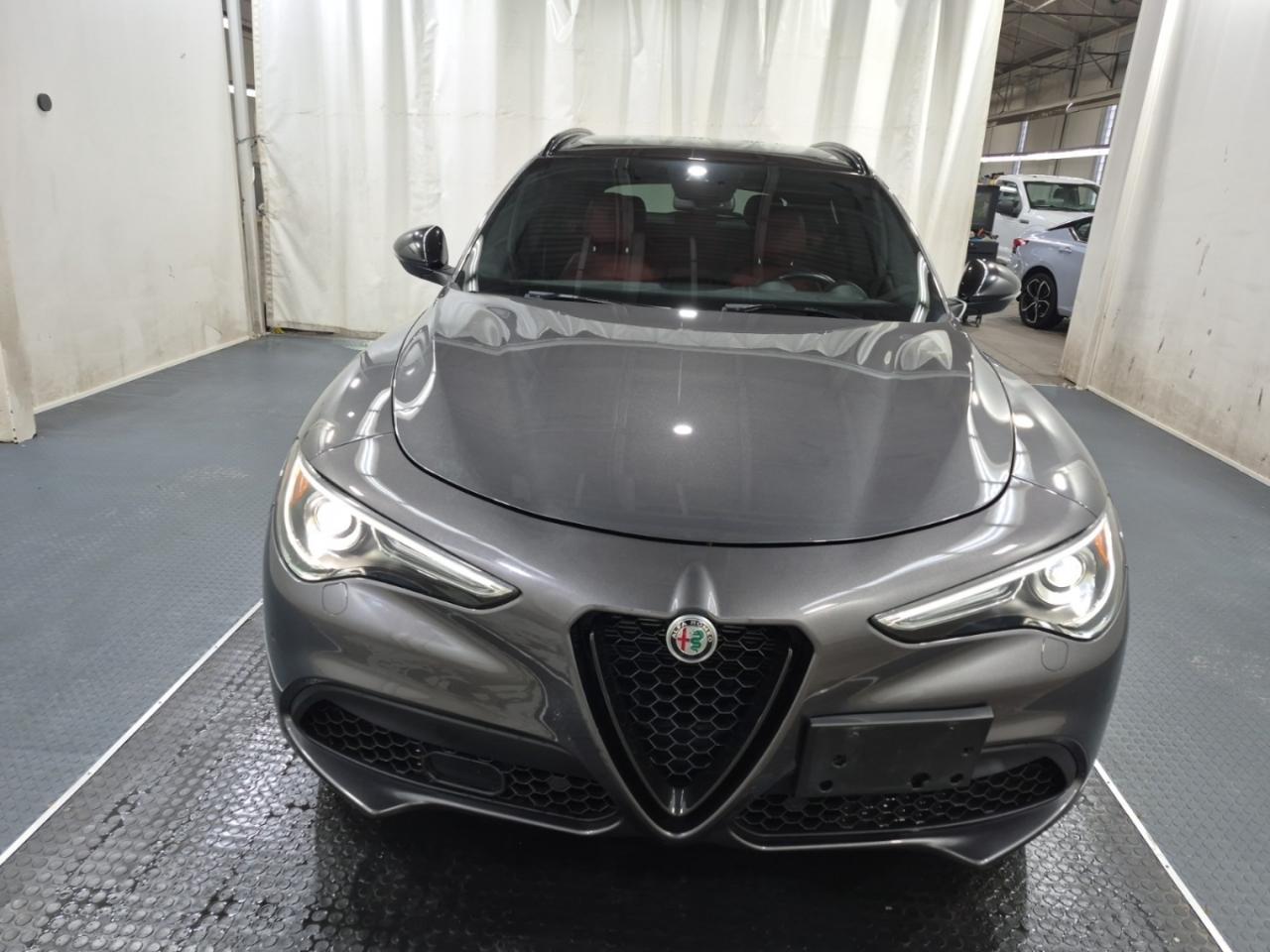 2022 Alfa Romeo Stelvio VELOCE AWD - Blind Spot Monitor - Low Kms !!! Photo