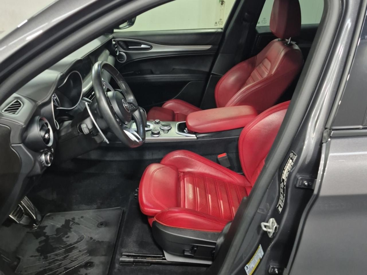 2022 Alfa Romeo Stelvio VELOCE AWD - Blind Spot Monitor - Low Kms !!! Photo