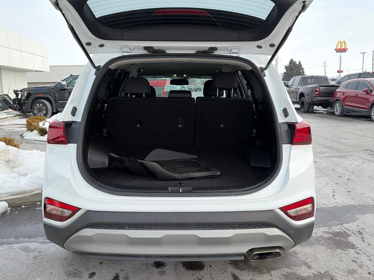 2020 Hyundai Santa Fe 2.4L Preferred AWD Photo4