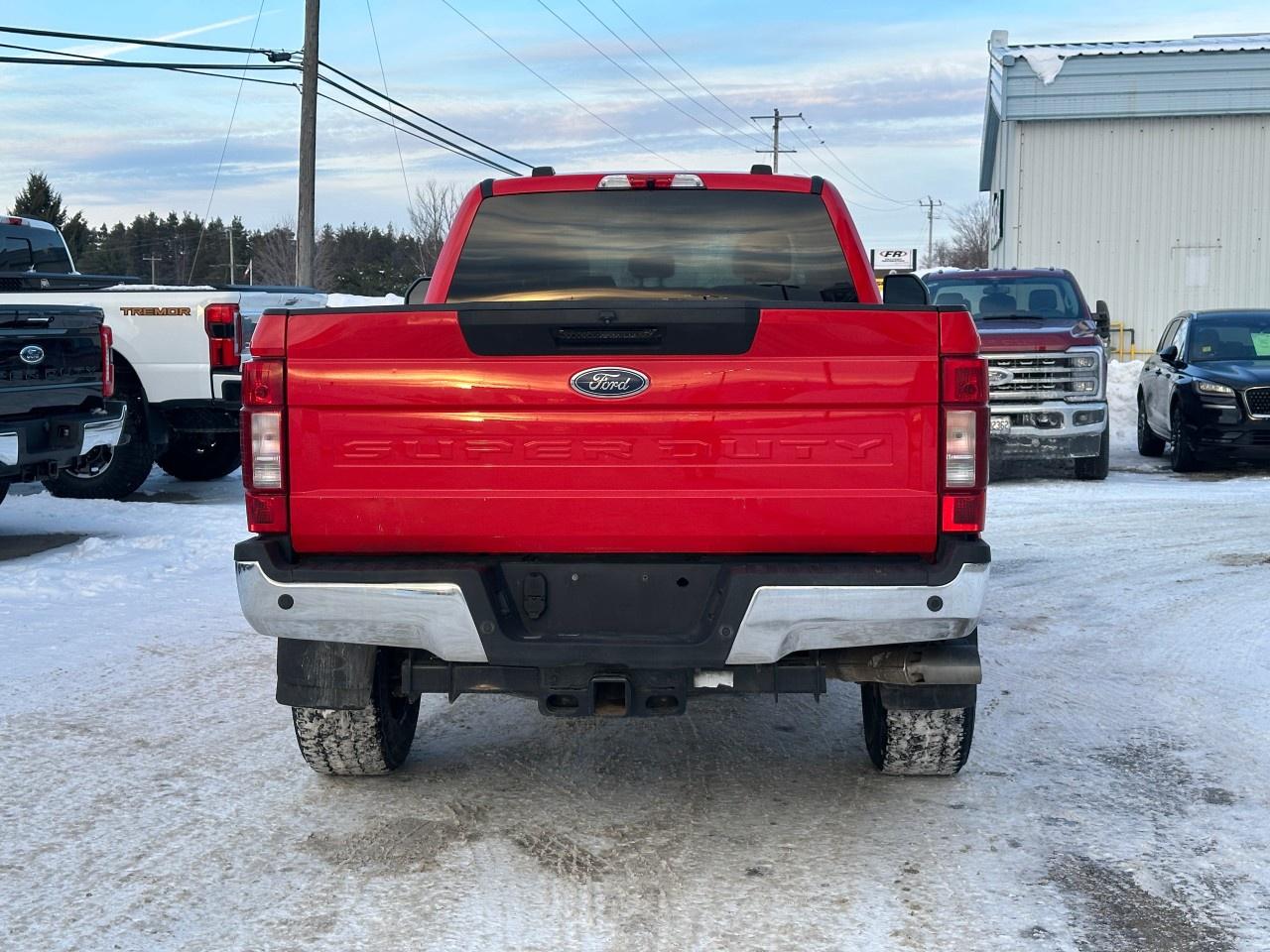 2022 Ford F-350 Super Duty SRW XLT 4WD CREW CAB 8' BOX Photo