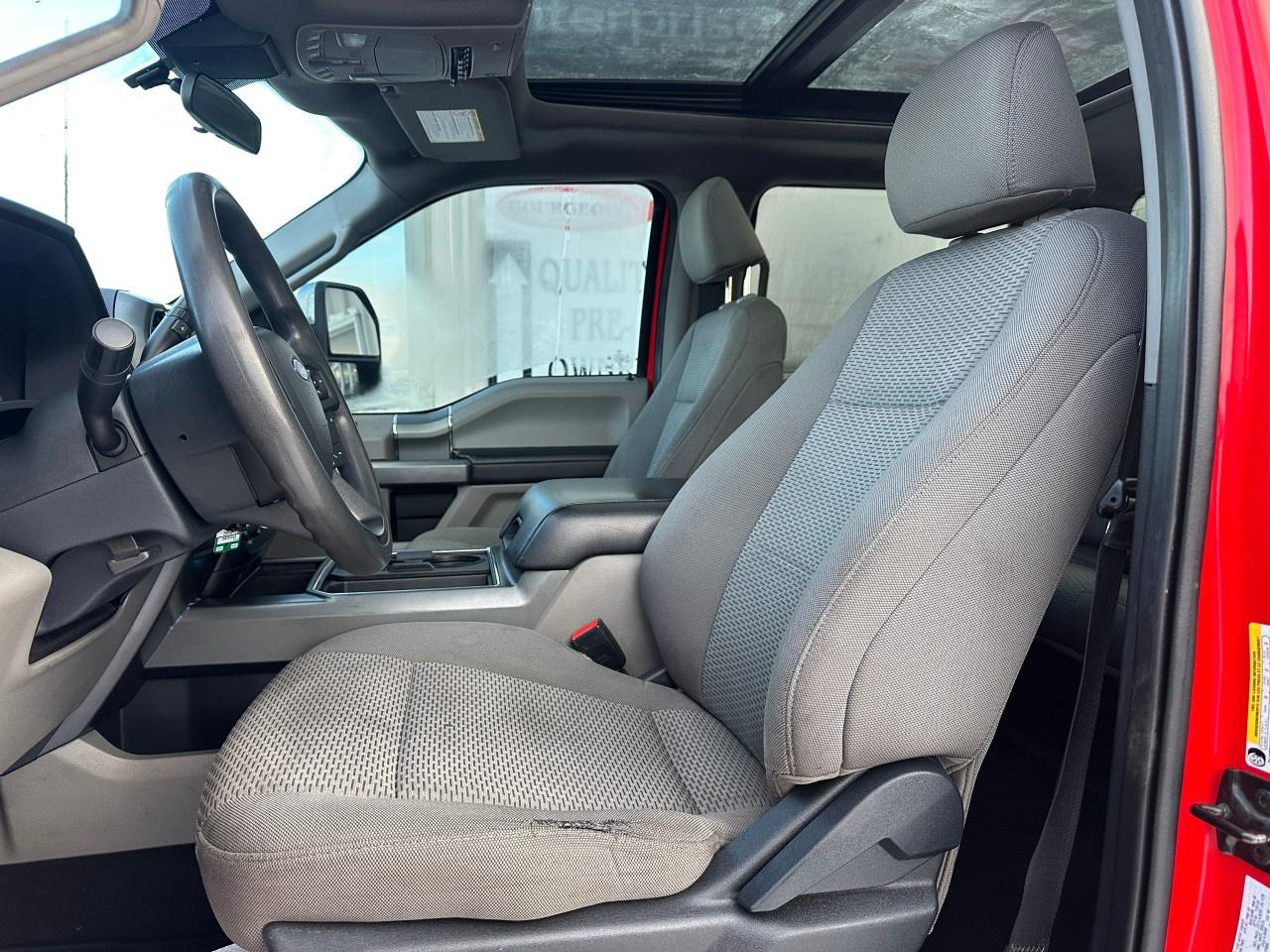 2022 Ford F-350 Super Duty SRW XLT 4WD CREW CAB 8' BOX Photo