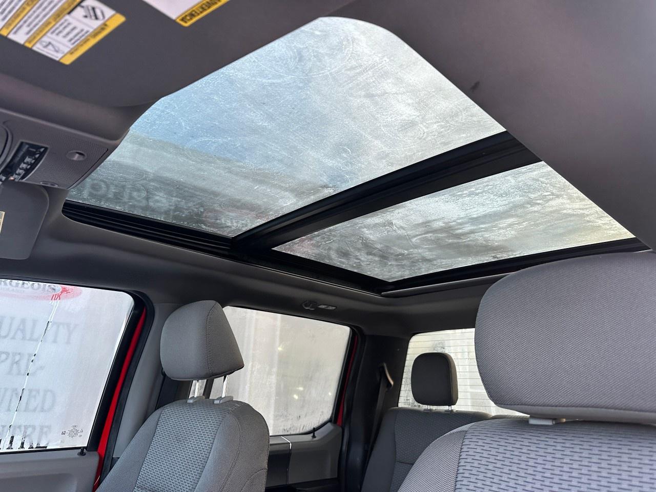 2022 Ford F-350 Super Duty SRW XLT 4WD CREW CAB 8' BOX Photo