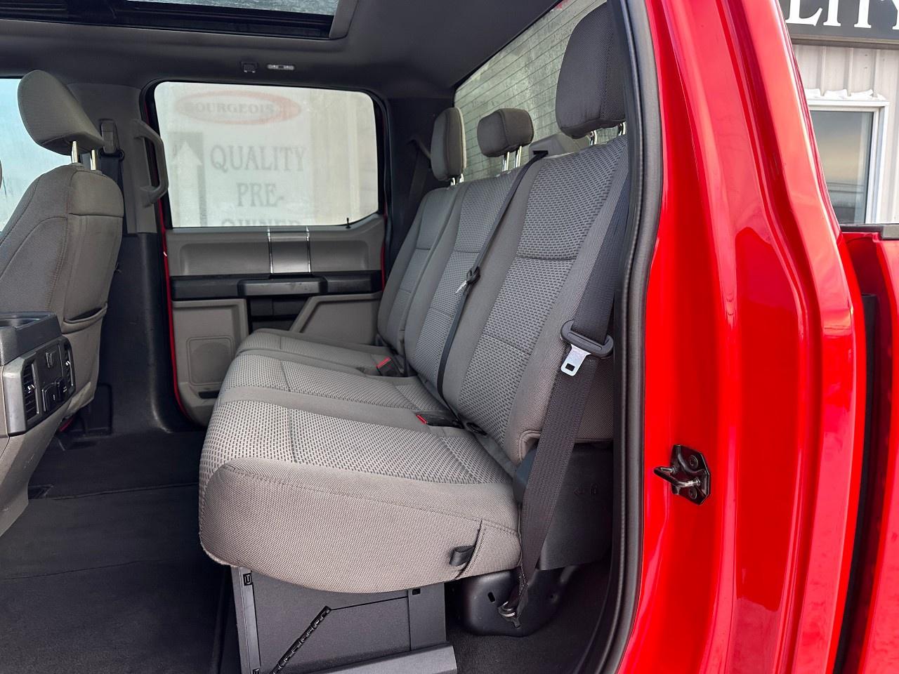 2022 Ford F-350 Super Duty SRW XLT 4WD CREW CAB 8' BOX Photo