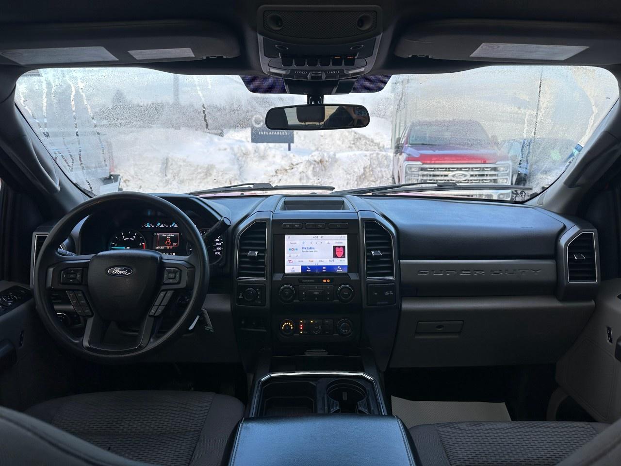 2022 Ford F-350 Super Duty SRW XLT 4WD CREW CAB 8' BOX Photo