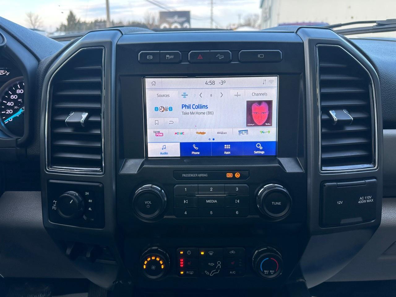 2022 Ford F-350 Super Duty SRW XLT 4WD CREW CAB 8' BOX Photo