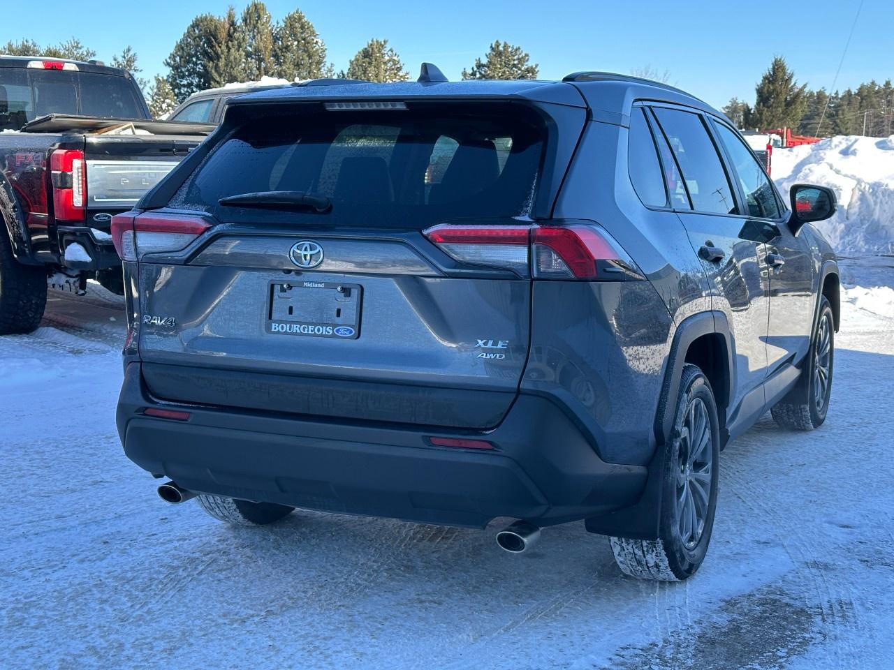 2021 Toyota RAV4 XLE AWD Photo
