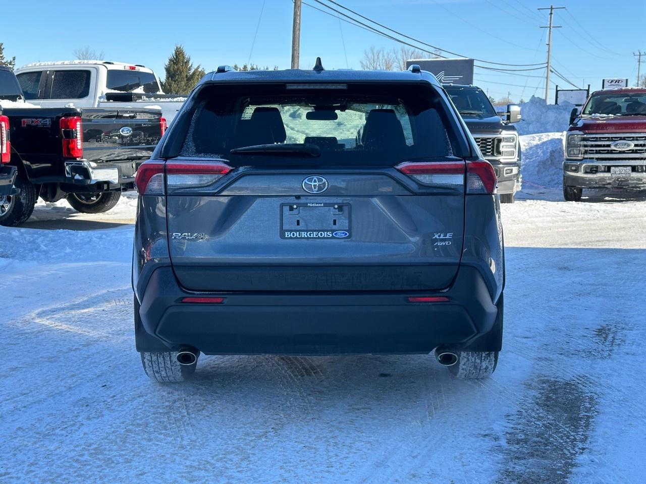 2021 Toyota RAV4 XLE AWD Photo