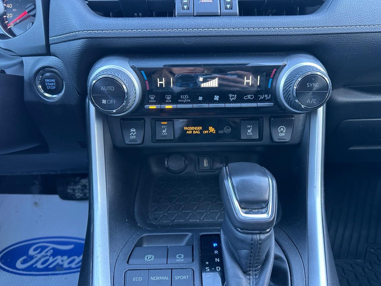 2021 Toyota RAV4 XLE AWD Photo