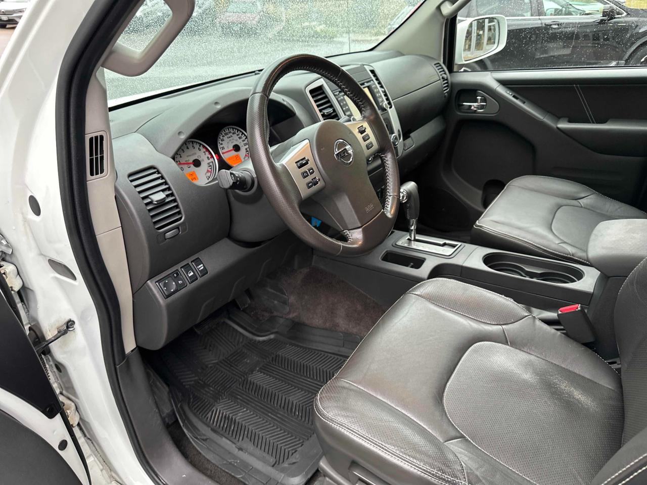 2016 Nissan Frontier LOADED | PRO-4X | Accident Free | Great Service History Photo