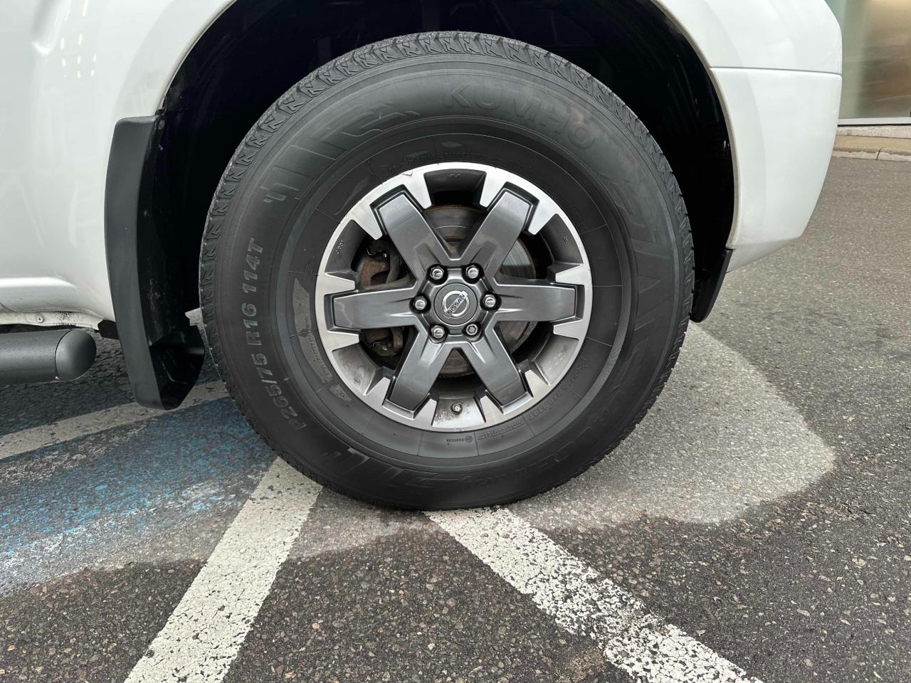 2016 Nissan Frontier LOADED | PRO-4X | Accident Free | Great Service History Photo