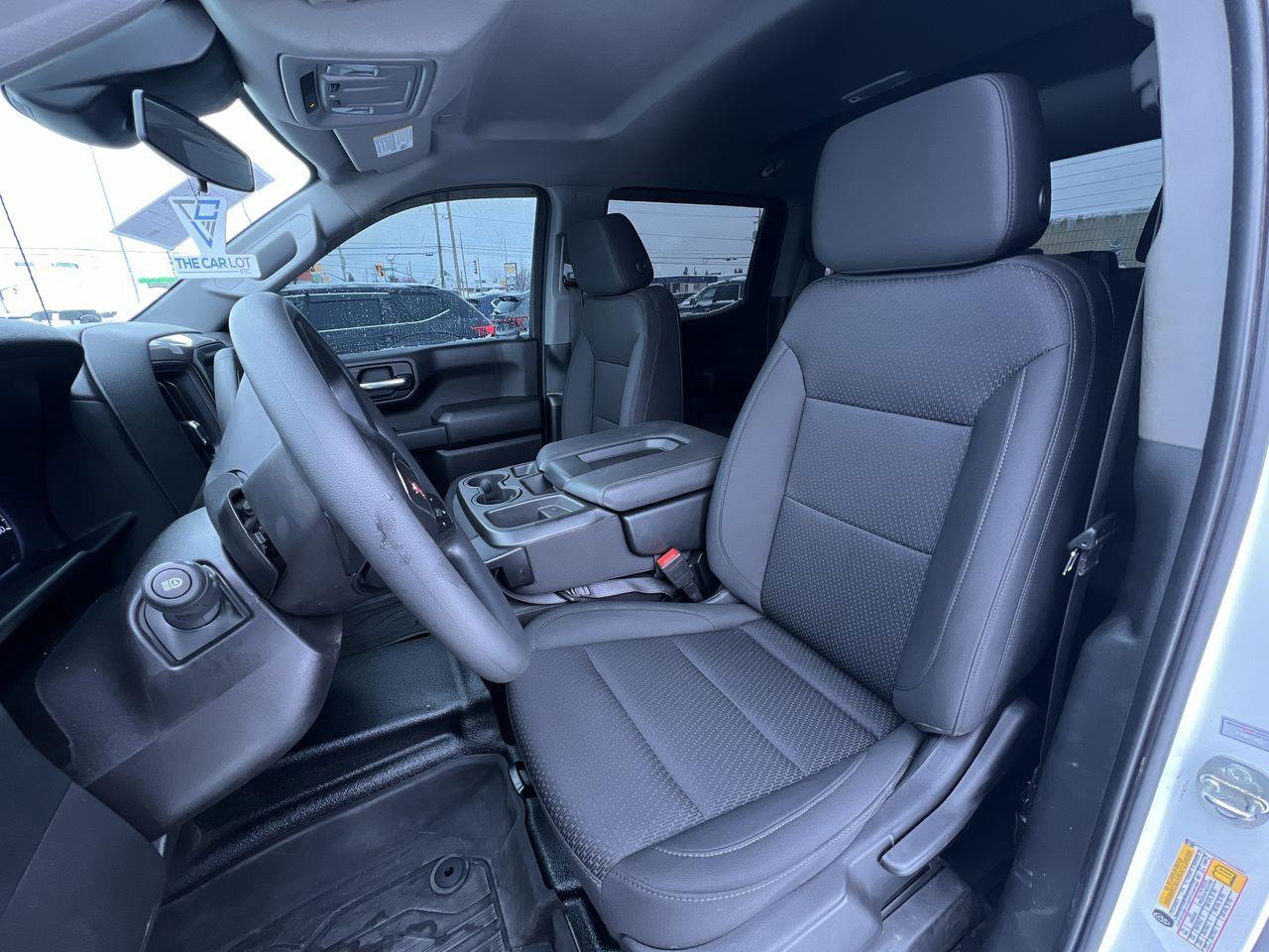 2023 GMC Sierra 1500 Pro 4x4, POWER WINDOWS, BACK UP CAM!! Photo