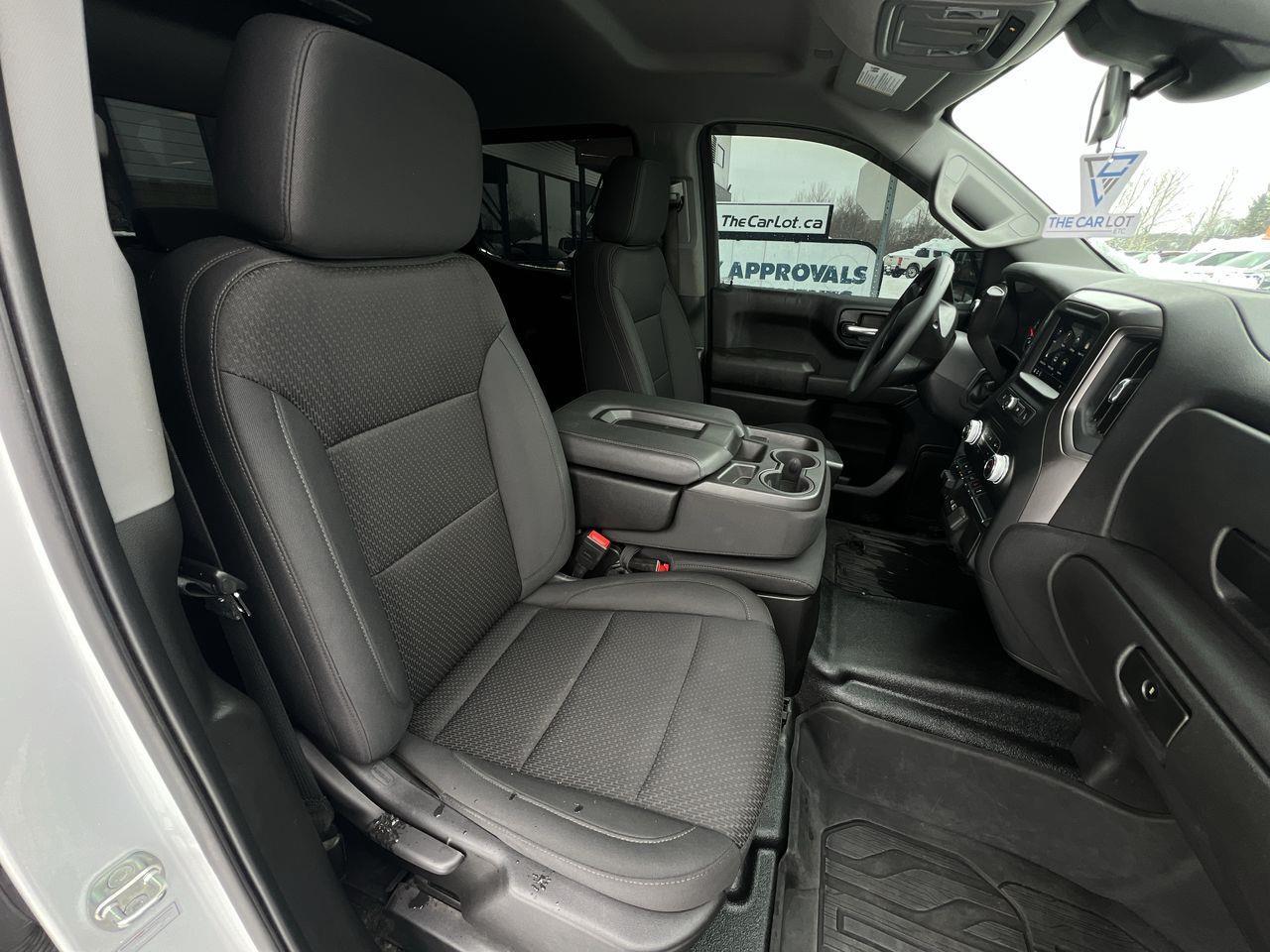 2023 GMC Sierra 1500 Pro 4x4, POWER WINDOWS, BACK UP CAM!! Photo