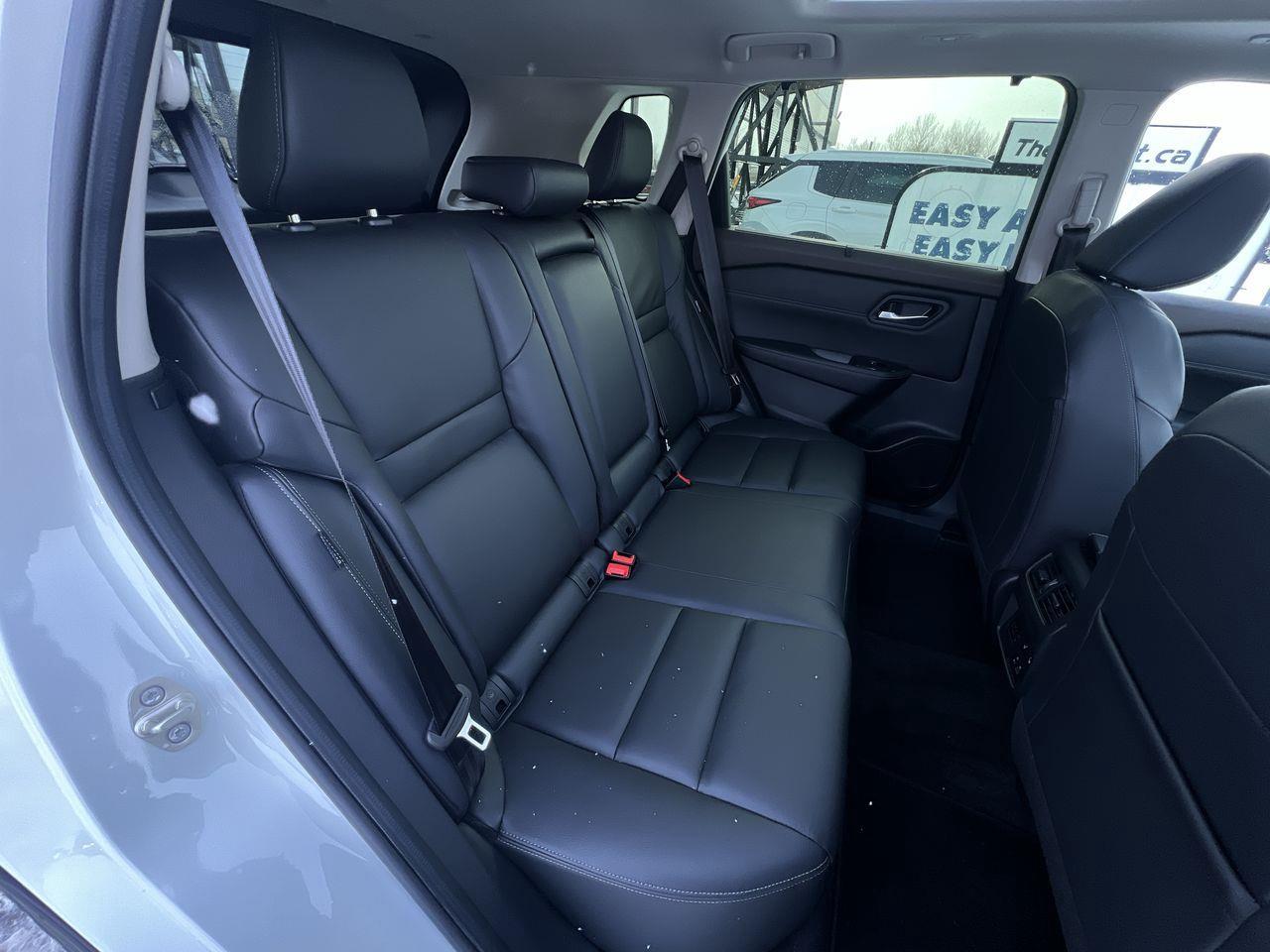 2023 Nissan Rogue SL AWD, MOONROOF, HEATED LEATHER SEATS, NAV, CRUISE CONTROL, POWER LIFTGATE!! Photo