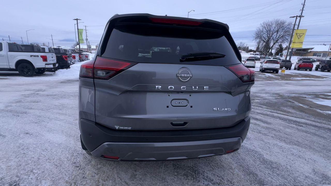 2023 Nissan Rogue SL AWD, MOONROOF, HEATED LEATHER SEATS, NAV, CRUISE CONTROL, POWER LIFTGATE!! Photo2