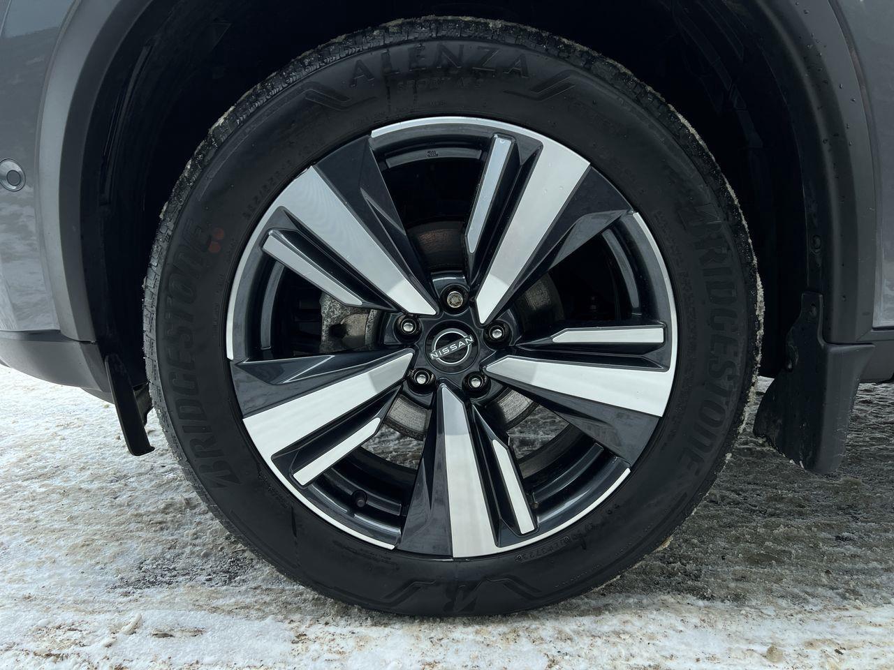 2023 Nissan Rogue SL AWD, MOONROOF, HEATED LEATHER SEATS, NAV, CRUISE CONTROL, POWER LIFTGATE!! Photo