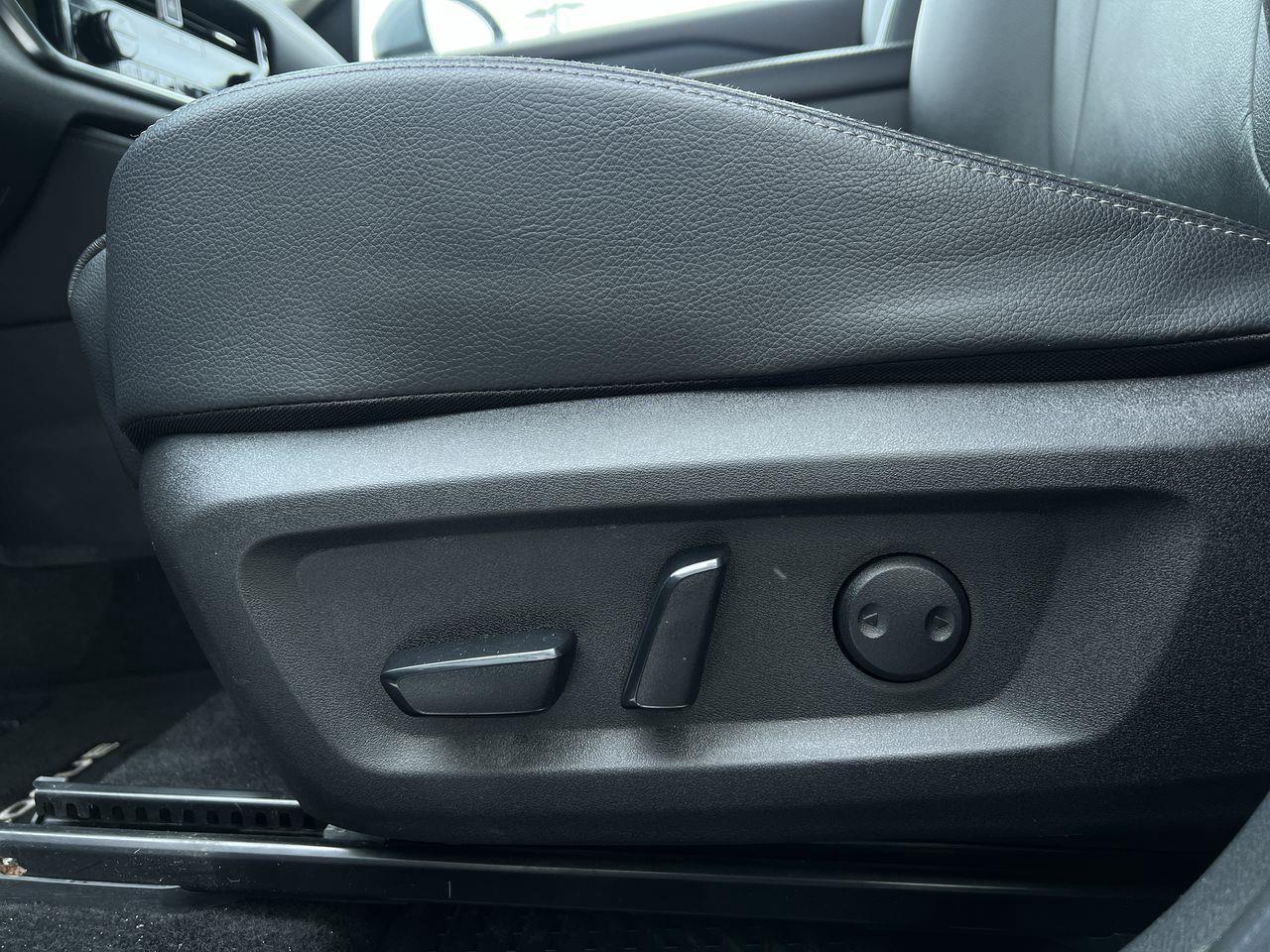 2023 Nissan Rogue SL AWD, MOONROOF, HEATED LEATHER SEATS, NAV, CRUISE CONTROL, POWER LIFTGATE!! Photo