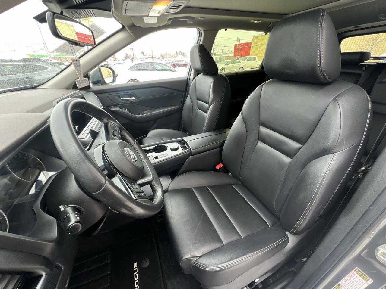 2023 Nissan Rogue SL AWD, MOONROOF, HEATED LEATHER SEATS, NAV, CRUISE CONTROL, POWER LIFTGATE!! Photo