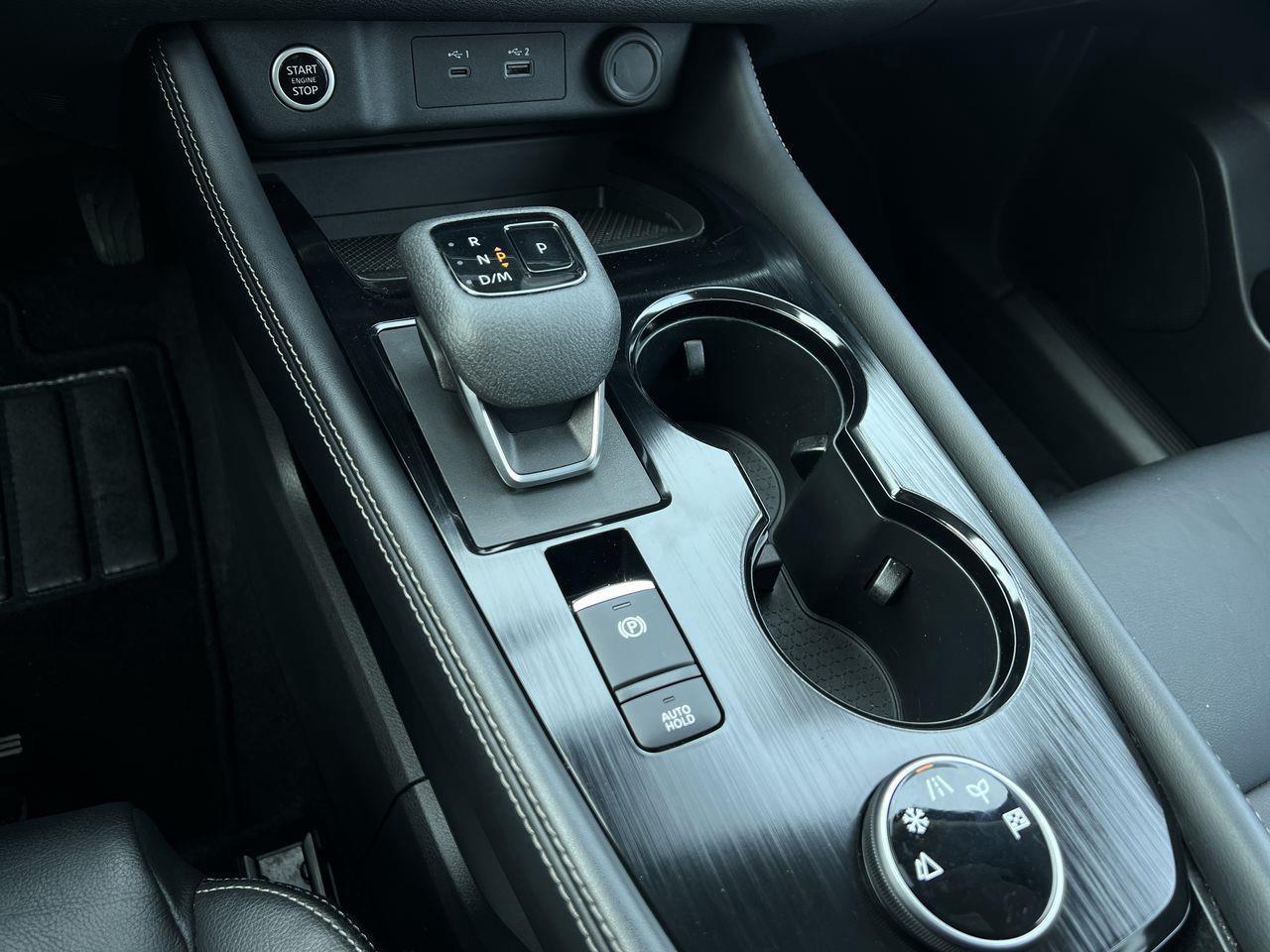 2023 Nissan Rogue SL AWD, MOONROOF, HEATED LEATHER SEATS, NAV, CRUISE CONTROL, POWER LIFTGATE!! Photo