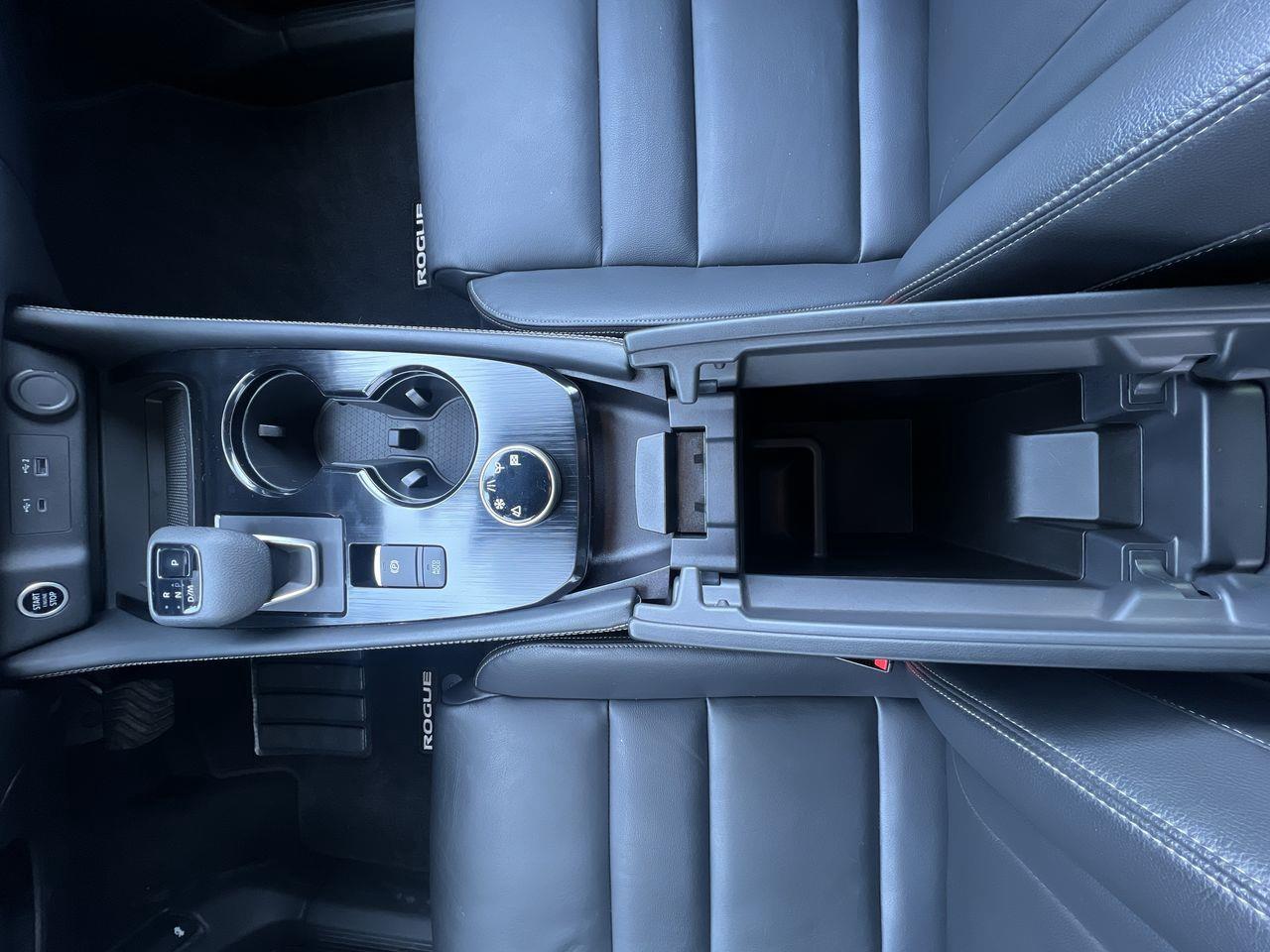 2023 Nissan Rogue SL AWD, MOONROOF, HEATED LEATHER SEATS, NAV, CRUISE CONTROL, POWER LIFTGATE!! Photo