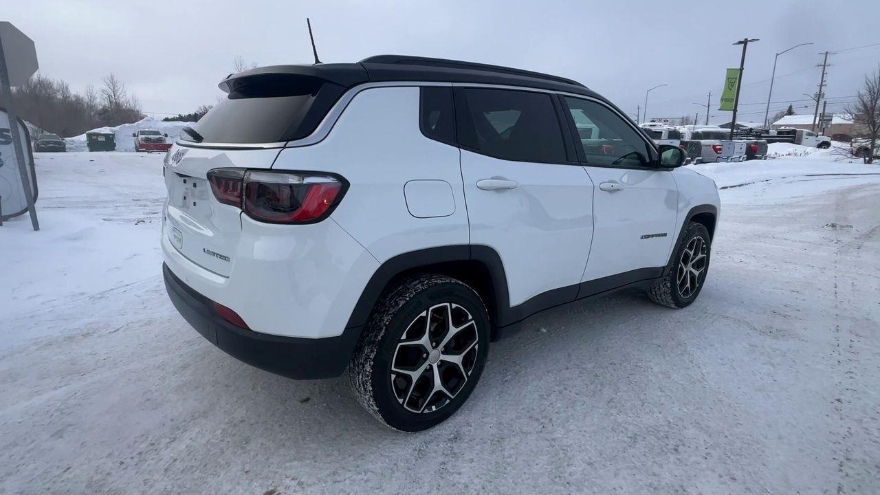 2024 Jeep Compass Limited 4X4, HEATED FRONT SEATS, CRUISE CONTROL, BACK UP CAM!! Photo