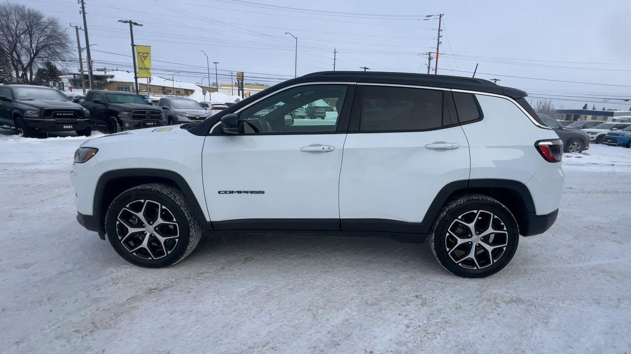 2024 Jeep Compass Limited 4X4, HEATED FRONT SEATS, CRUISE CONTROL, BACK UP CAM!! Photo