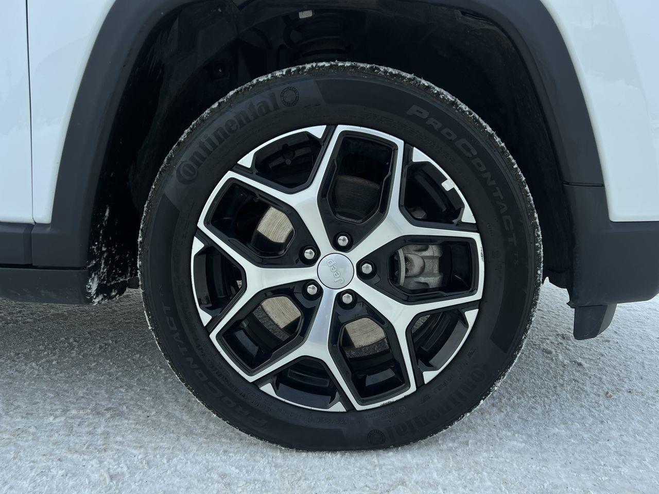 2024 Jeep Compass Limited 4X4, HEATED FRONT SEATS, CRUISE CONTROL, BACK UP CAM!! Photo