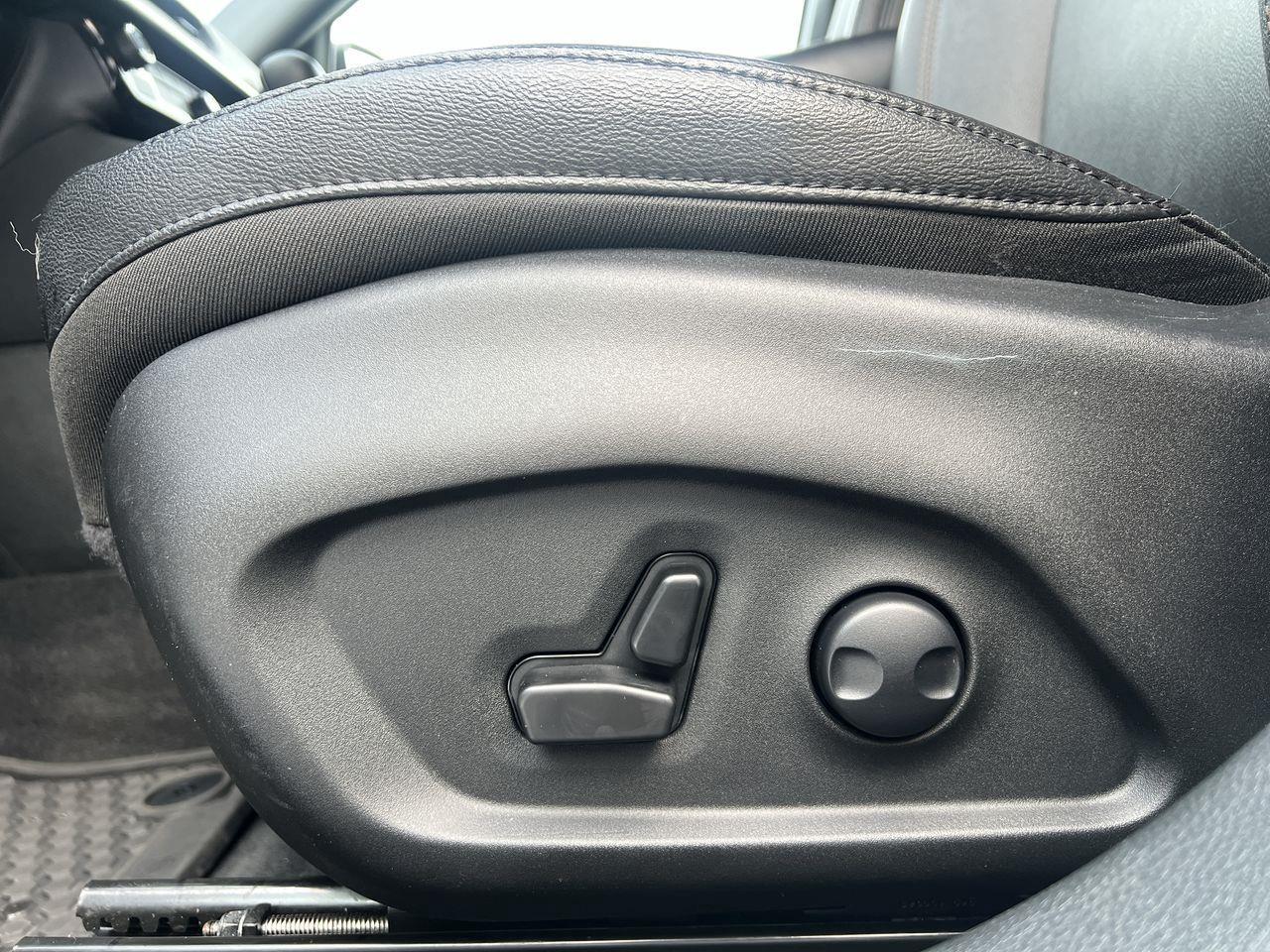 2024 Jeep Compass Limited 4X4, HEATED FRONT SEATS, CRUISE CONTROL, BACK UP CAM!! Photo