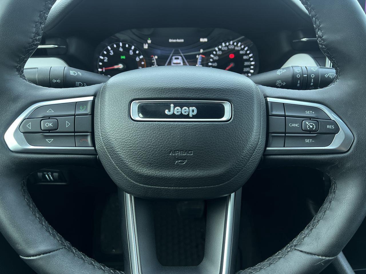 2024 Jeep Compass Limited 4X4, HEATED FRONT SEATS, CRUISE CONTROL, BACK UP CAM!! Photo